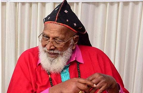 പൊലീസ്: സമാധാനകാംക്ഷികള്, രാഷ്ട്രീയക്കാര്: ചിന്താക്കുഴപ്പം തീര്ക്കുന്നവര്; ഇത് ക്രിസോസ്റ്റം നിഘണ്ടു