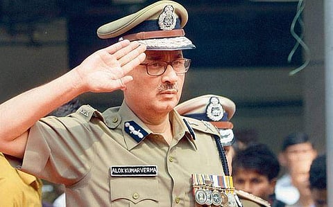 സിബിഐയില് കൂട്ടസ്ഥലമാറ്റം; അസ്താനയ്ക്കെതിരെ പുതിയ അന്വേഷണസംഘം; കടുപ്പിച്ച് അലോക് വര്മ്മ