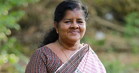 പൊതുമേഖലയ്ക്ക് എതിരായ നീക്കം അനുവദിക്കില്ല; ആലപ്പാട് തീരം സംരക്ഷിച്ച് ഖനനം തുടരും: മെഴ്സിക്കുട്ടിയമ്മ