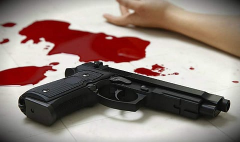 അയല്വാസിയുമായി പ്രണയം; കസിന് സഹിക്കാനായില്ല; 19 കാരിയുടെ സ്വകാര്യഭാഗത്ത് വെടിയുതിര്ത്തു; ദാരുണാന്ത്യം