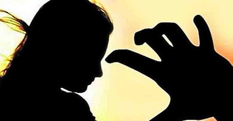 യുവനടിയെ പീഡിപ്പിച്ച കേസ്: ആറ് കോടി ആവശ്യപ്പെടുന്ന ഫോണ് സംഭാഷണം പുറത്ത്; വഴിത്തിരിവ്