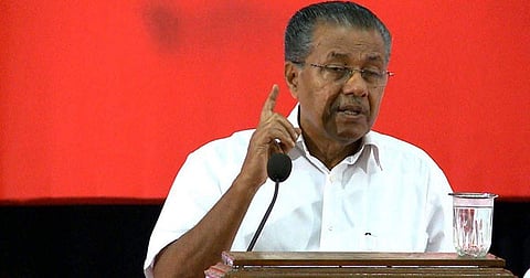 'ഹിന്ദുവിന്റെ അട്ടിപ്പേറവകാശം ആരുടെയെങ്കിലും കക്ഷത്ത് ഏല്പ്പിച്ച് നല്കിയിട്ടുണ്ടോ'; ചെന്നിത്തലയ്ക്ക് പിണറായിയുടെ മറുപടി