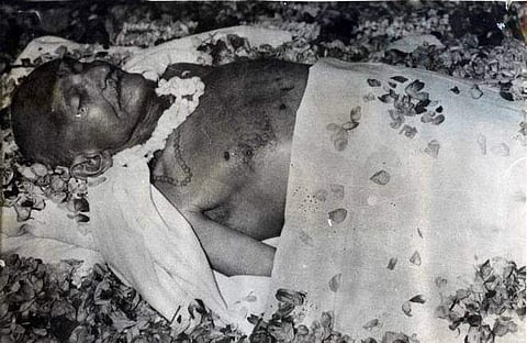 'ഗാന്ധിജി ആത്മഹത്യ ചെയ്തത് എങ്ങനെ'; ഗുജറാത്തിലെ സ്കൂള് പരീക്ഷയിലെ ചോദ്യം വിവാദത്തില്