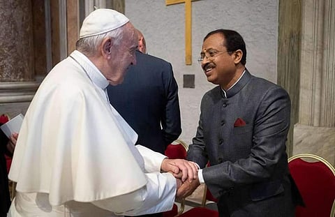 'മോദിയോട് ആശംസകള് അറിയിക്കണം'; വി മുരളീധരന് മാര്പ്പാപ്പയുമായി കൂടിക്കാഴ്ച നടത്തി