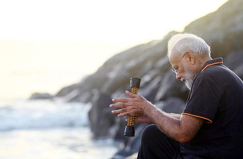 ഹേ, സാഗരമേ, നിനക്കെന്റെ വന്ദനം..., മഹാബലിപുരത്തെ കടലോരം ഉണര്ത്തിയത് മോദിയുടെ കവി മനസ്സ്, വൈറല്