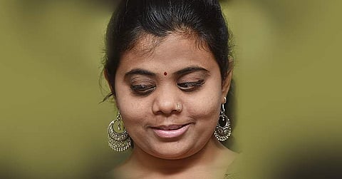 അകക്കണ്ണിന്റെ വെളിച്ചത്തില് പ്രഞ്ജീല് പാട്ടീല്; നിശ്ചയാദാര്ഢ്യം കൊണ്ട് വിധിയെ തോല്പ്പിച്ച തലസ്ഥാനത്തിന്റെ പുതിയ സബ് കലക്ടര്