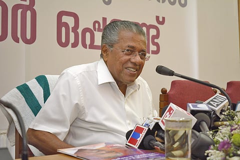 മുഖ്യമന്ത്രി പിണറായി വിജയന് പത്രസമ്മേളനത്തിനിടെ/ ഫയല് ചിത്രം