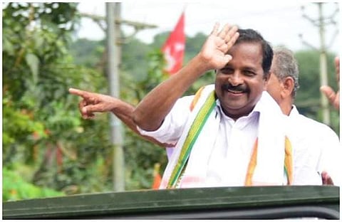 വോട്ട് ചോദിക്കാന് വന്ന യുഡിഎഫ് സ്ഥാനാര്ത്ഥിയെ പള്ളിയില്നിന്ന് ഇറക്കിവിട്ടു; പിന്നില് എംഎല്എയുടെ സഹായിയെന്ന് ആരോപണം, സിപിഎം ഗൂഢാലോചനയെന്ന് മോഹന്രാജ്