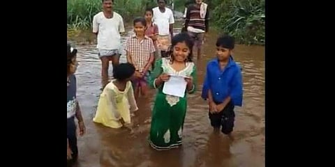 എന്തിന് നിങ്ങള് ജനപ്രതിനിധിയായി തുടരുന്നു?; പ്രളയക്കെടുതിയില് നിന്ന് എട്ടുവയസ്സുകാരി ചോദിക്കുന്നു, കത്ത് ( വീഡിയോ)