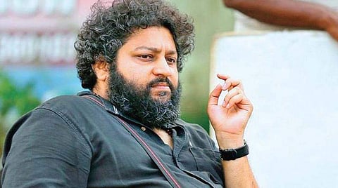 ജല്ലിക്കട്ട്: അക്രമാസക്തമാകുന്ന ആണ്കൂട്ടം