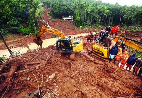 ഉരുള്പ്പൊട്ടല്: മണ്ണിനടിയില്പ്പെട്ട 16 പേരെ 'ദുരന്തത്തില് കാണാതായവരായി' പ്രഖ്യാപിച്ചു
