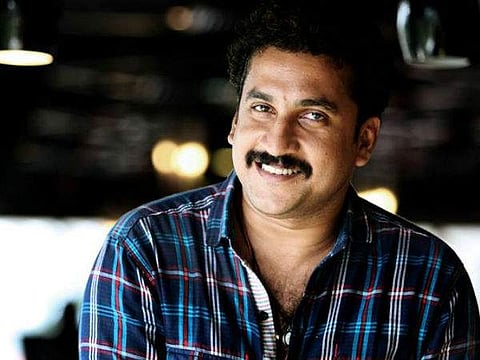 'ഒരു നിമിഷത്തില് ശൂന്യമായ അവസ്ഥ; പണം എടുത്തോട്ടെ, രേഖകള് തിരിച്ചു വേണം'; കവര്ച്ചയ്ക്ക് ഇരയായി സന്തോഷ് കീഴാറ്റൂര്