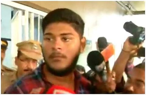 ഇത് ഭരണകൂട ഭീകരത തന്നെയാണ്; കെട്ടിച്ചമച്ച കേസ്: യുഎപിഎ കേസില് അറസ്റ്റിലായ അലനും താഹയും