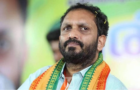 'പാര്ട്ടി പ്രവര്ത്തകര് തീവ്രവാദത്തിലേക്ക് തിരിയുന്നത് സിപിഎം പരിശോധിക്കണം; കേസുകള് അട്ടിമറിക്കുന്നത് ജനങ്ങളുടെ സ്വൈര്യ ജീവിതത്തെ ബാധിക്കും'