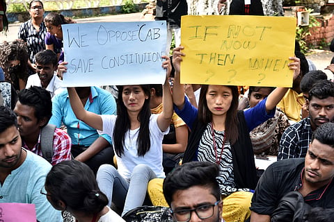 മദ്രാസ് സര്വകലാശാലയില് പ്രതിഷേധിക്കുന്ന വിദ്യാര്ത്ഥികള്/ എക്സ്പ്രസ് ഫോട്ടോ സര്വീസ്