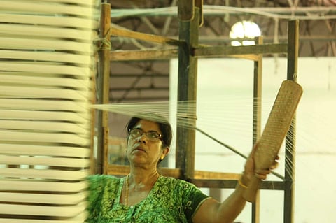 അവര് ജീവിതം നെയ്തെടുക്കുകയാണ്; പ്രളയത്തില് തകര്ന്ന ചേന്ദമംഗലം തിരിച്ചുവരവിന്റെ പാതയില്