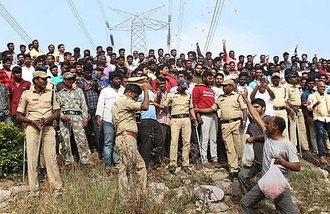 ജനം ആഗ്രഹിക്കുന്നത് പെട്ടെന്നുള്ള നടപടി : മുഖ്യമന്ത്രിയുടെ മകന് ; ആറു മണിക്കൂറിനകം ഏറ്റുമുട്ടല് കൊല