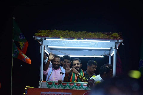 പത്തനംതിട്ട അല്ലെങ്കില് തൃശൂര് തന്നെ വേണം; മത്സരിക്കാനില്ലെന്ന് കെ സുരേന്ദ്രന്; ബിജെപിയില് തര്ക്കം മുറുകി
