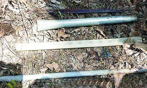 പെരിയ ഇരട്ടക്കൊലയില് പൊലീസിന് തിരിച്ചടി; ആദ്യം കണ്ടെത്തിയ ആയുധങ്ങൾ 'ഡമ്മി’ ; മാരക മുറിവുകളുണ്ടാക്കാൻ കഴിയുന്നതല്ലെന്ന് ഫോറൻസിക് റിപ്പോർട്ട്