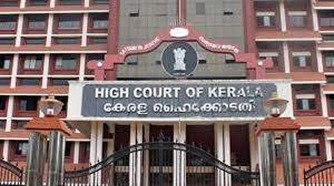 ഹോസ്റ്റലിലെ പെണ്കുട്ടികള്ക്ക് രാഷ്ട്രീയപ്രവര്ത്തനമാകാം, സിനിമാ വിലക്കും മാറ്റി: വ്യവസ്ഥകള് ഹൈക്കോടതി റദ്ദാക്കി