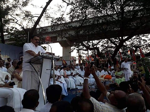 കമ്മ്യൂണിസ്റ്റുകാര് ഇന്ത്യന് രാഷ്ട്രീയത്തിലെ കിണ്ടിയും കോളാമ്പിയും; ആര്ക്കു വേണം അവരുടെ കണക്ക്?: കെ മുരളീധരന് (വിഡിയോ)