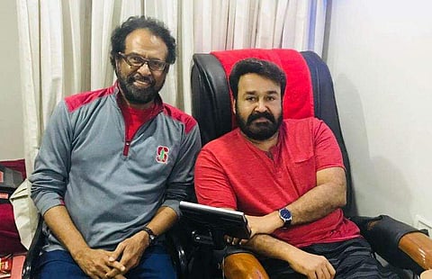 ഒറ്റയ്ക്ക് കളിച്ചാല് ജയിക്കില്ല എന്ന് മലയാളത്തിലെ സംവിധായകര് മനസ്സിലാക്കണം; പൃഥ്വിരാജിന് അത് നന്നായറിയാമെന്ന് തമ്പി ആന്റണി