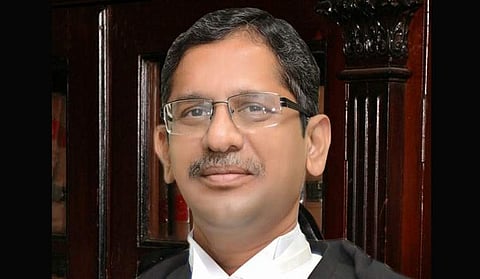 ചീഫ് ജസ്റ്റിസിനെതിരായ ലൈംഗികാരോപണം : അന്വേഷണ സമിതിയില് നിന്നും ജസ്റ്റിസ് രമണ പിന്മാറി