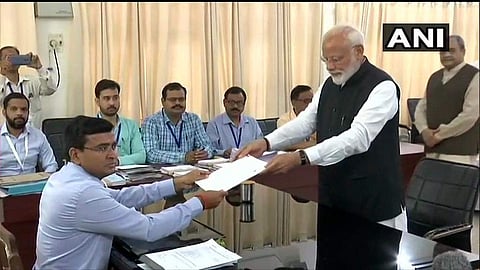 അന്ന് ചായ് വാല ; ഇത്തവണ നിര്ദേശിച്ചത് ചൗക്കീദാർ ; നരേന്ദ്രമോദി വാരാണസിയില് നാമനിര്ദേശ പത്രിക സമര്പ്പിച്ചു