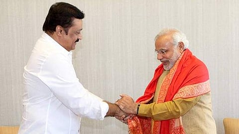 'സുരേഷ് ഗോപിക്ക് വ്യക്തമായ രാഷ്ട്രീയമുണ്ടോ?; നല്ല ഒന്നാന്തരം ഇരട്ടത്താപ്പ്, പത്തരമാറ്റ് അവസരവാദി'