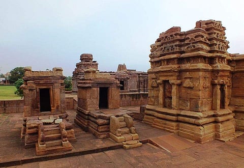 ഐഹോള: രക്തശിലകളില് തീര്ത്ത സ്വപ്നങ്ങള്