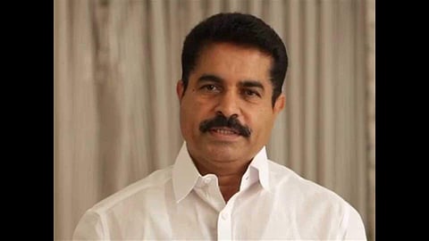 ഇരട്ടവോട്ടുകളിലെ ചതി തെരഞ്ഞെടുപ്പ് ഫലത്തെ ബാധിക്കും; ആശങ്കയെന്ന് അടൂര് പ്രകാശ്
