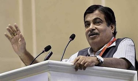 പോസ്റ്ററുകൾ വെക്കില്ല, കൈക്കൂലിയുമില്ല; വേണമെങ്കില് വോട്ട് ചെയ്താല് മതി: നിതിന് ഗഡ്കരി