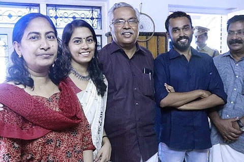 ഗറില്ലാവഴികള് തേടിപ്പോയ ഷൈന അന്നും ഉല്ക്കണ്ഠപ്പെട്ടിരുന്നത് വരിക്കപ്ലാവിലെ ചക്കയേയും ചക്കരമാവിലെ മാങ്ങയേയും കുറിച്ചായിരുന്നു