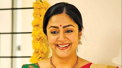 എനിക്ക് ട്വിറ്ററില് അക്കൗണ്ട് ഇല്ല, ആവശ്യമുണ്ടെങ്കില് സൂര്യയുടേത് നോക്കും: ജ്യോതിക