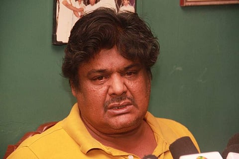 വോട്ടിങ് മെഷീന് ഹാക്ക് ചെയ്തുകാണിക്കാം, അവസരം ഒരുക്കാന് കമ്മീഷന് നിര്ദേശം നല്കണം: മന്സൂര് അലി ഖാന് സുപ്രീംകോടതിയില്