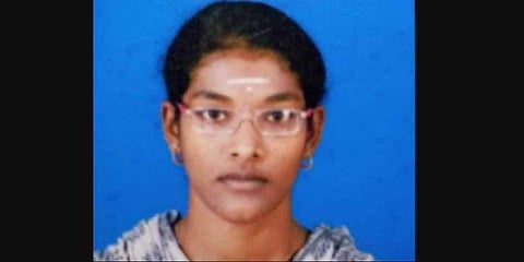 പ്ലസ്ടുവിന് മികച്ച മാര്ക്ക് നേടി: നീറ്റ് പരീക്ഷയ്ക്ക് തോറ്റു, വിദ്യാര്ത്ഥിനി തൂങ്ങിമരിച്ചു