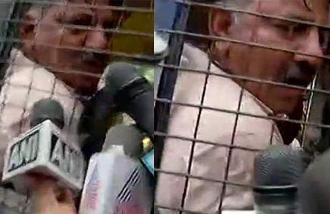 ഡികെ ശിവകുമാറിനെ പൊലീസ് വാഹനത്തില് കൊണ്ടുപോവുന്നു/എഎന്ഐ, ട്വിറ്റര്