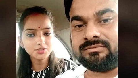 സര്ട്ടിഫിക്കറ്റ് വ്യാജം, വിവാഹം നടത്തിക്കൊടുത്തിട്ടില്ലെന്ന് ക്ഷേത്ര പൂജാരി; ബിജെപി എംഎല്എയുടെ വിവാഹവിവാദത്തില് പുതിയ വെളിപ്പെടുത്തല്
