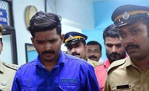 ശിവരഞ്ജിത്തിന്റെ ഉത്തരക്കടലാസില് പ്രേമലേഖനവും സിനിമാപ്പാട്ടും