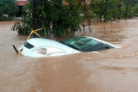 വെളളത്തില് മുങ്ങിയോ?; വാഹനത്തിന് ഇന്ഷുറന്സ് നഷ്ടപ്പെടാതിരിക്കാന് ഇക്കാര്യങ്ങള് ശ്രദ്ധിക്കുക