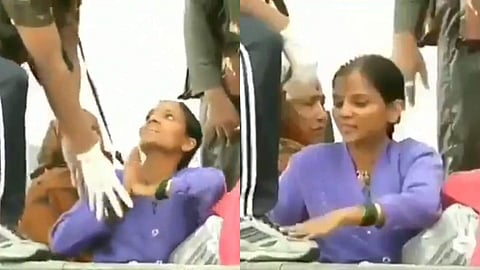 പ്രളയത്തില് നിന്നും രക്ഷിച്ചു; സൈനികന്റെ കാല്തൊട്ട് വന്ദിച്ച് യുവതി; ഹൃദ്യം (വീഡിയോ)