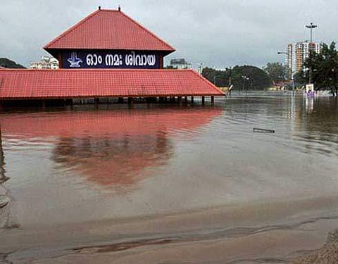 മധ്യ കേരളത്തില് മഴ ശക്തിപ്പെടുന്നു; ചാലക്കുടിപ്പുഴ, പെരിയാര് തീരങ്ങളിൽ ജാഗ്രതാ നിര്ദ്ദേശം