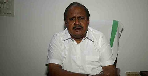 പി രാജുവിന്റെ വിദേശയാത്ര; പാസ്പോര്ട്ട് ഓഫീസര് വെള്ളിയാഴ്ചക്കുള്ളില് തീരുമാനമെടുക്കണമെന്ന് ഹൈക്കോടതി