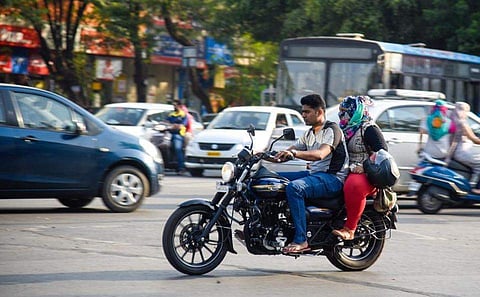 കേന്ദ്ര നിയമം തള്ളി കൂടുതല് ബിജെപി ഭരണ സംസ്ഥാനങ്ങള്; ഗതാഗത നിയമ ലംഘനത്തിന് പിഴത്തുക കുറയ്ക്കും