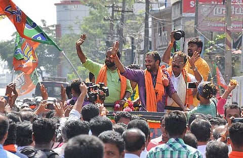 കെ സുരേന്ദ്രന് പിഎസ് ശ്രീധരന് പിള്ളയ്ക്കൊപ്പം (ഫയല്)