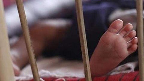 കോഴിക്കോട് പനി ബാധിച്ച് രണ്ടരവയസ്സുകാരി മരിച്ചു