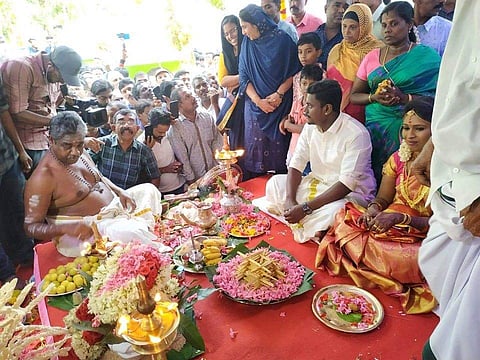 'കൂടുതല് ഉച്ചത്തില് പറയാം; നമ്മള് ഒറ്റക്കെട്ടാണ്...'; ഹിന്ദു പെണ്കുട്ടിയുടെ വിവാഹം നടത്തിക്കൊടുത്ത പള്ളിക്കമ്മിറ്റിക്ക് ആശംസയുമായി മുഖ്യമന്ത്രി