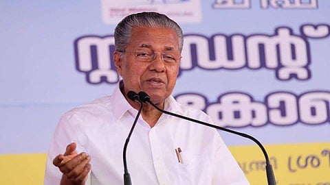 വിദ്യാലയങ്ങളില് ഇനി മുതല് ഭരണഘടനയുടെ ആമുഖം വായിക്കും; നടപടിയുമായി മുഖ്യമന്ത്രി