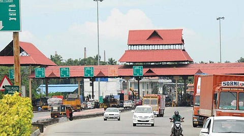പണവും ഡിജിറ്റല് ഇടപാടും ഇനിയില്ല; ജനുവരി ഒന്നുമുതല് ടോള് തുക ഫാസ്ടാഗിലൂടെ മാത്രം