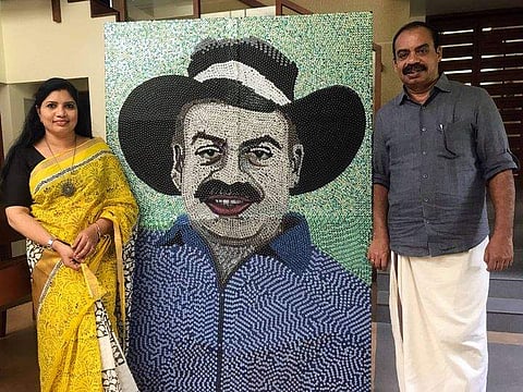 19,278 ബട്ടണുകള്; സത്യന് അന്തിക്കാട് ചിത്രം തീര്ത്ത് ജീന നിയാസ്